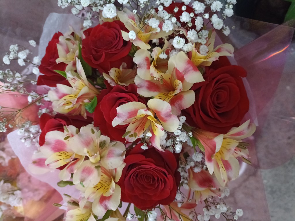 Ramo c/ 5 rosas