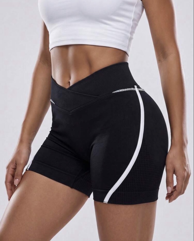 Short SHEIN X DEWBERA