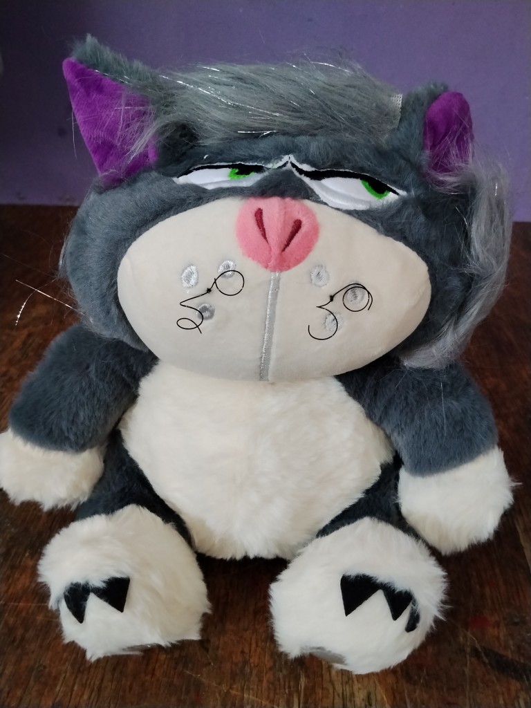 Peluche gato lucifer