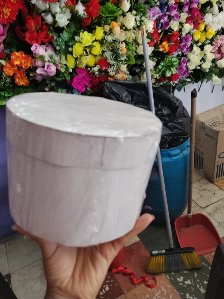 Caja redonda económica