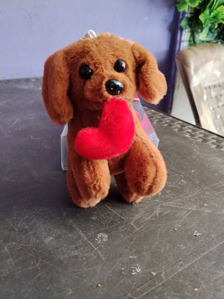 Peluche llavero perro café corazón