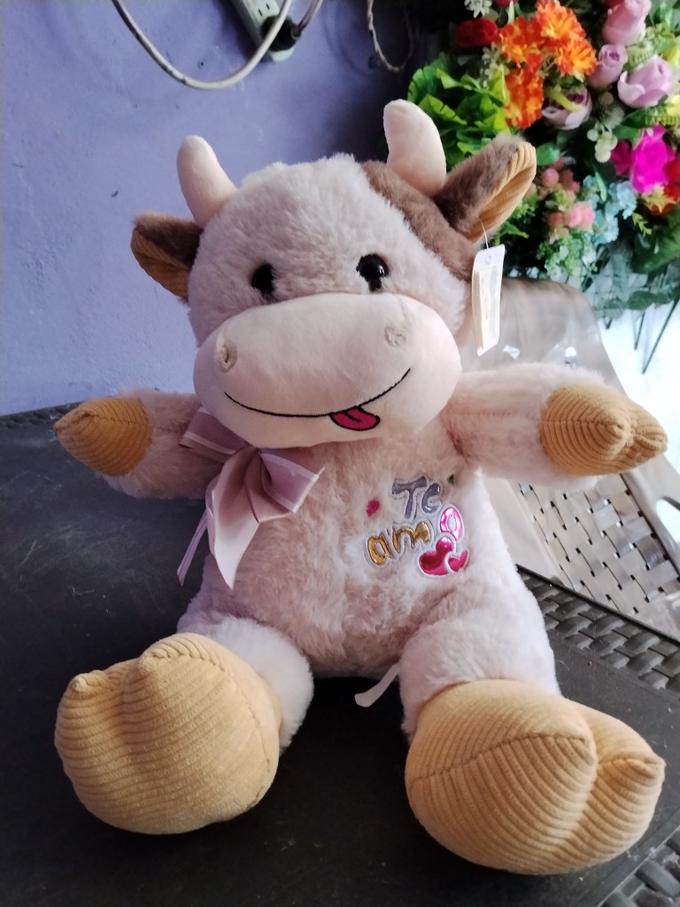 Peluche vaca patona