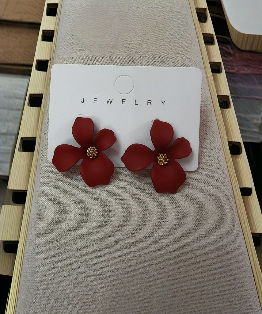 Aretes flor roja