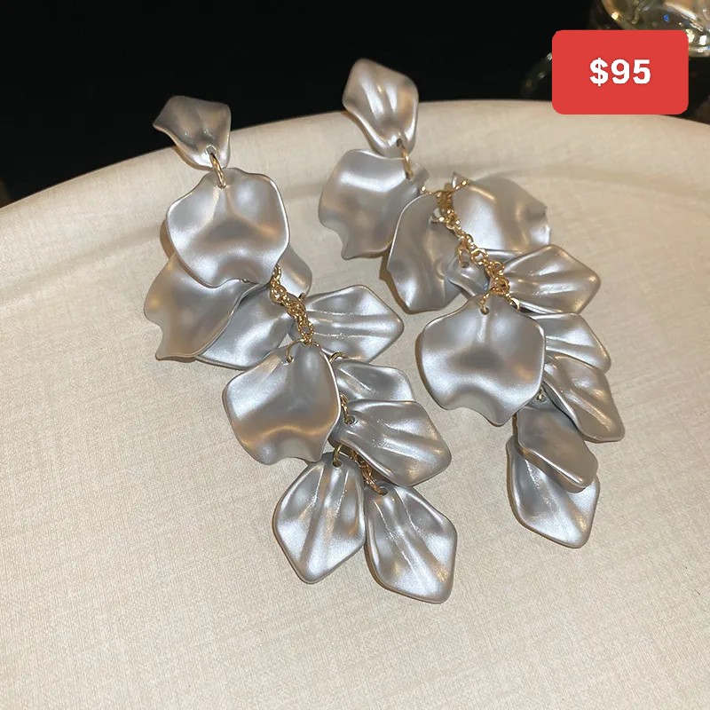 Aretes plateados largos hoja