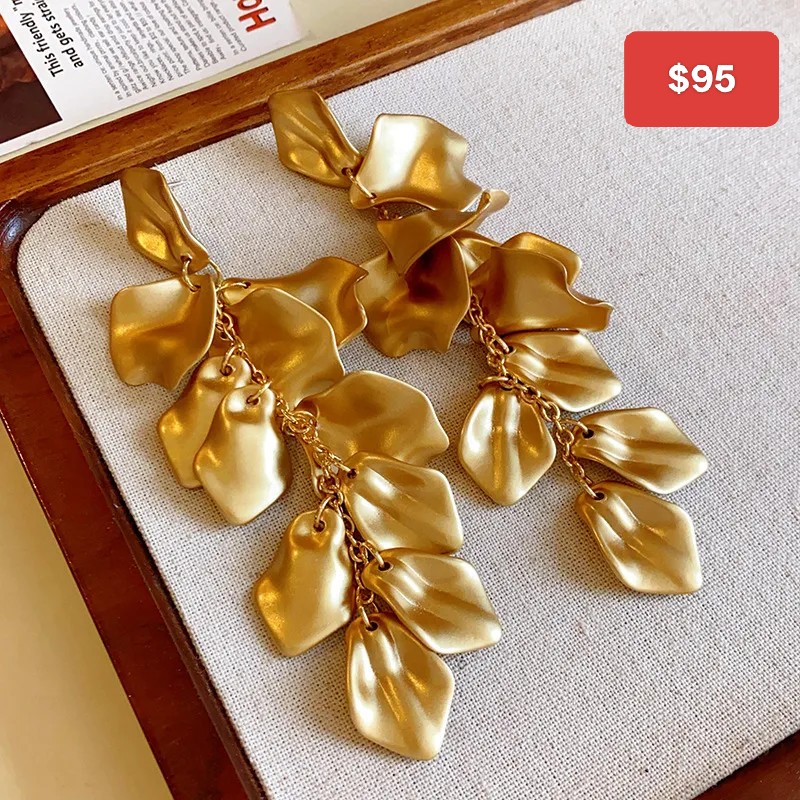 Aretes dorados colgantes