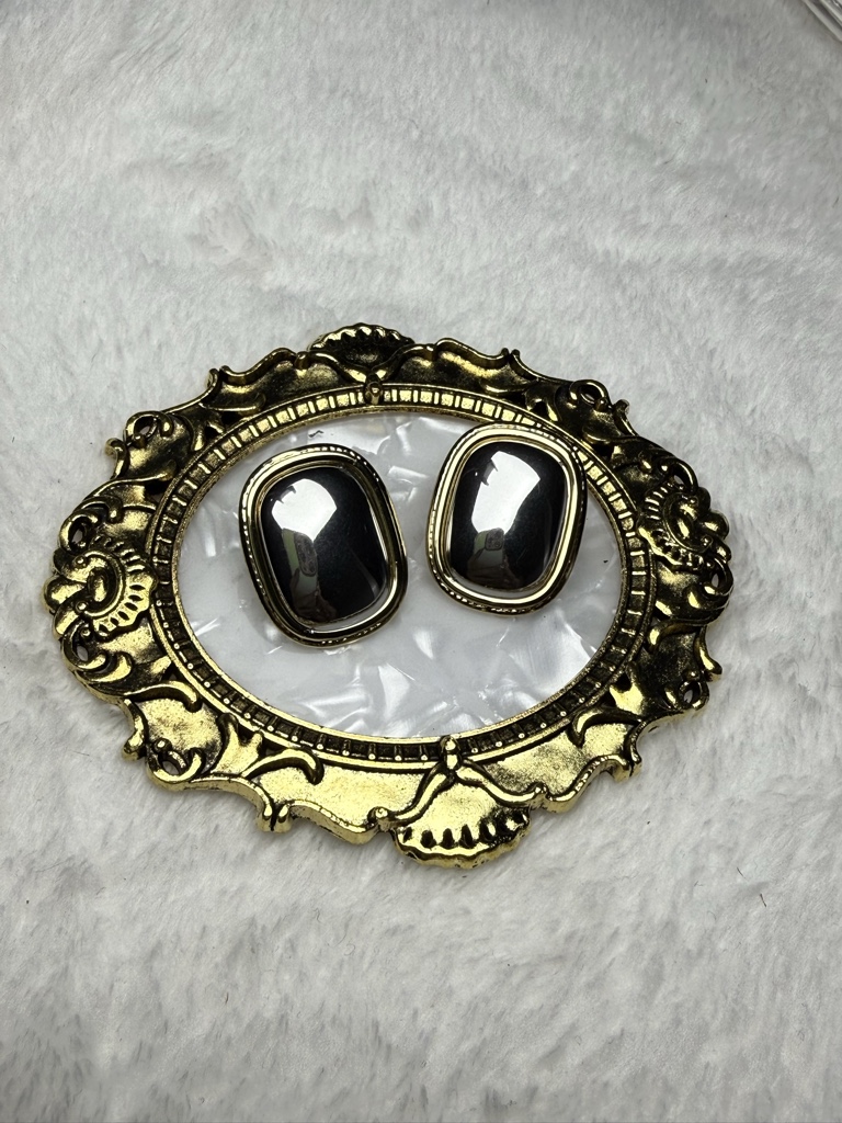 Aretes cuadrados dos colores