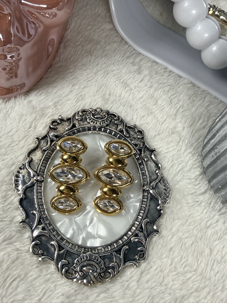 Aretes largos con zirconia triple