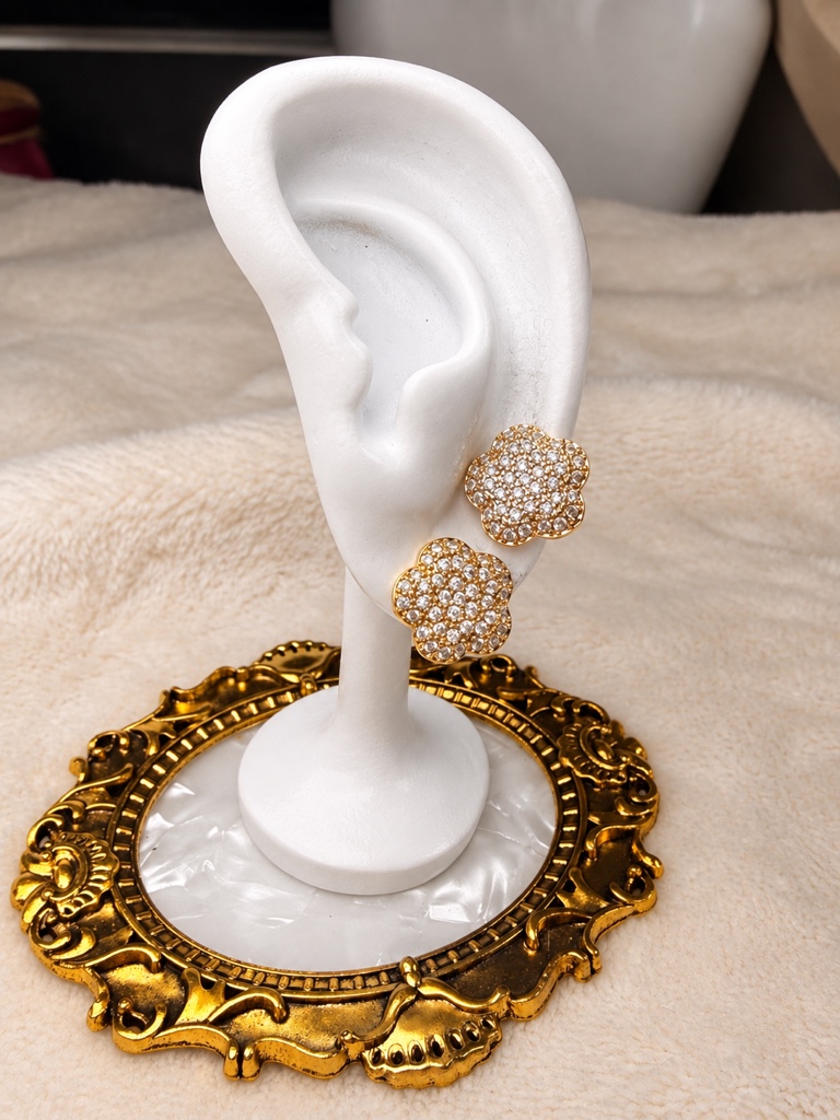 Aretes flor zirconia DORADOS