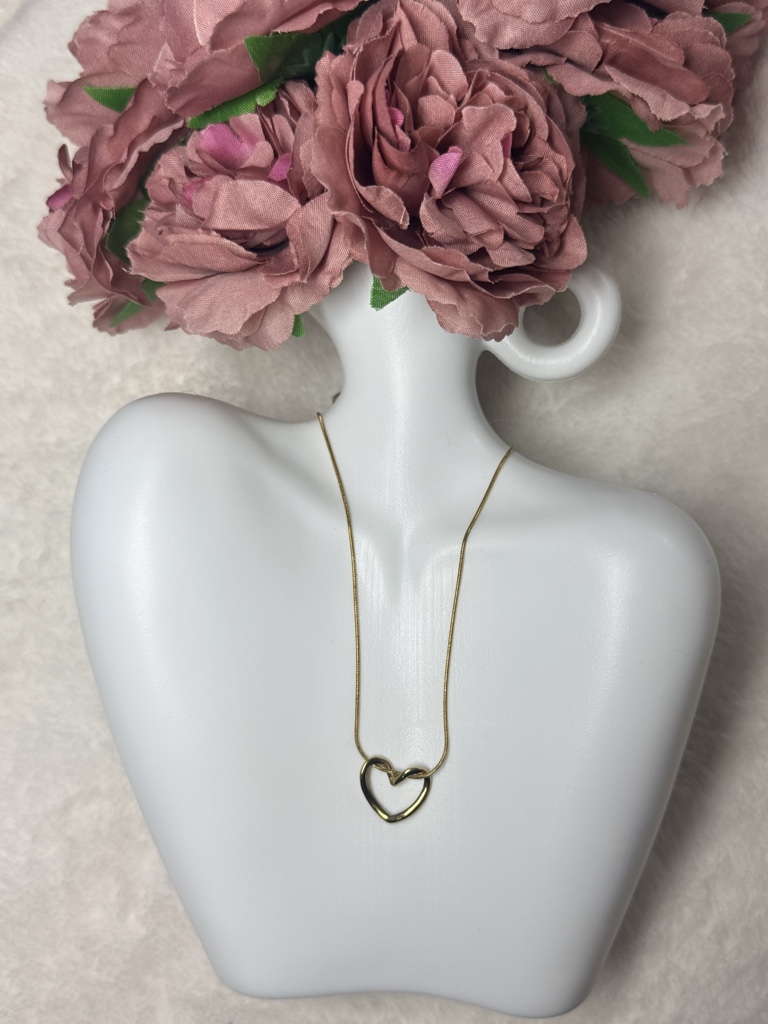 Collar de corazón silueta