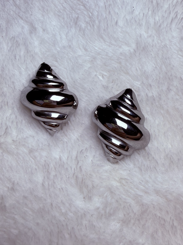 Aretes caracol plateado