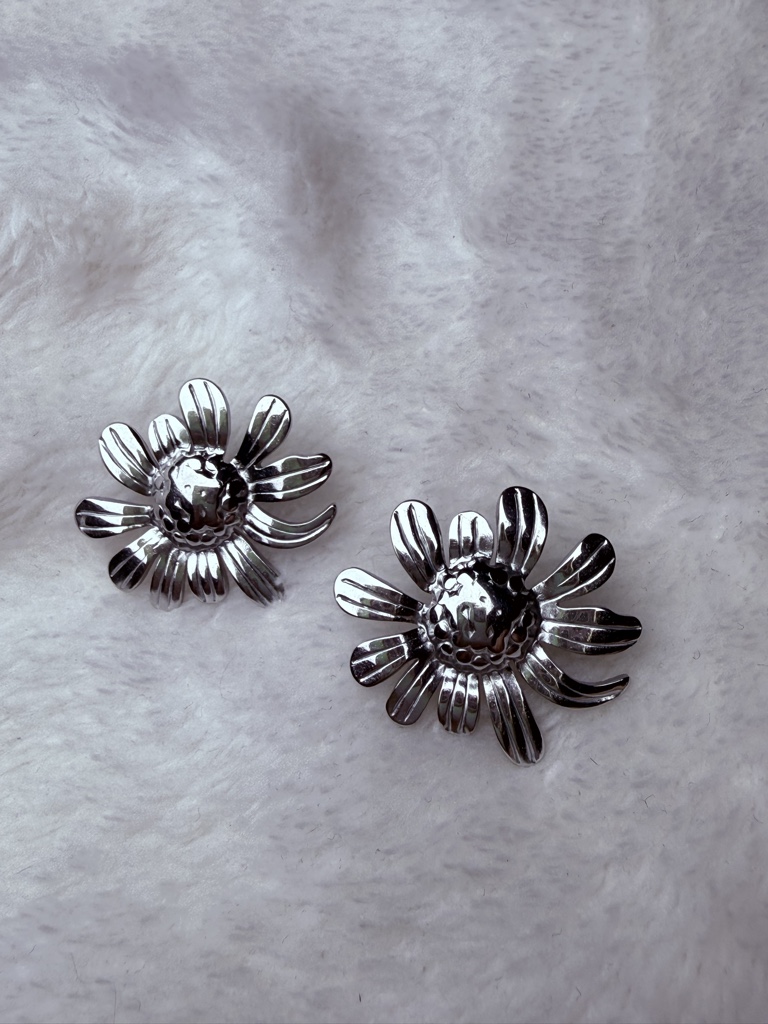 Aretes girasol plateado