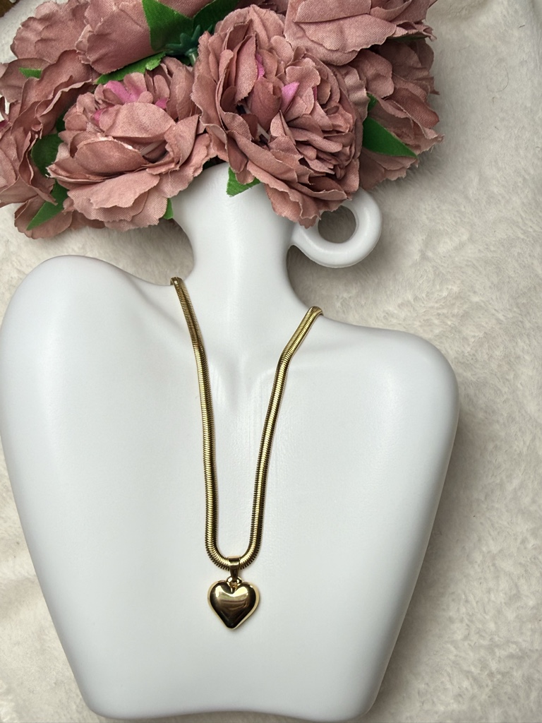 Collar corazón globo cadena plana