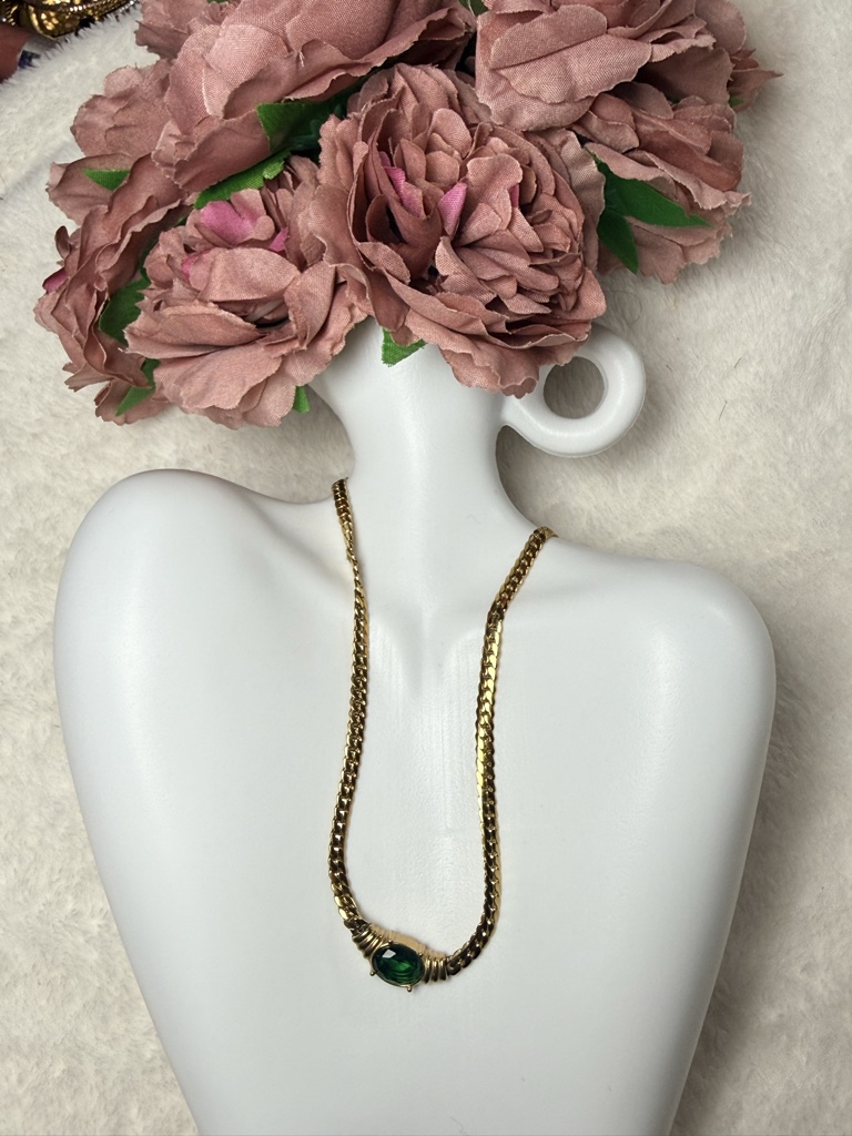 Collar piedra verde