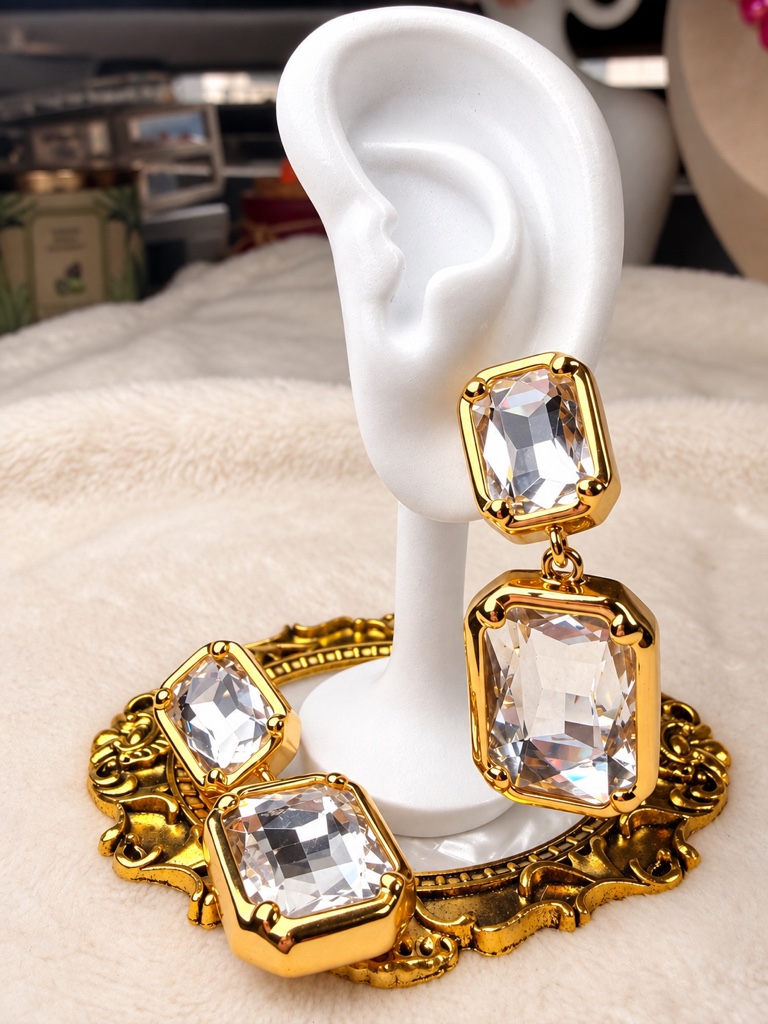 Aretes dorados CHUNKYS cuadrados