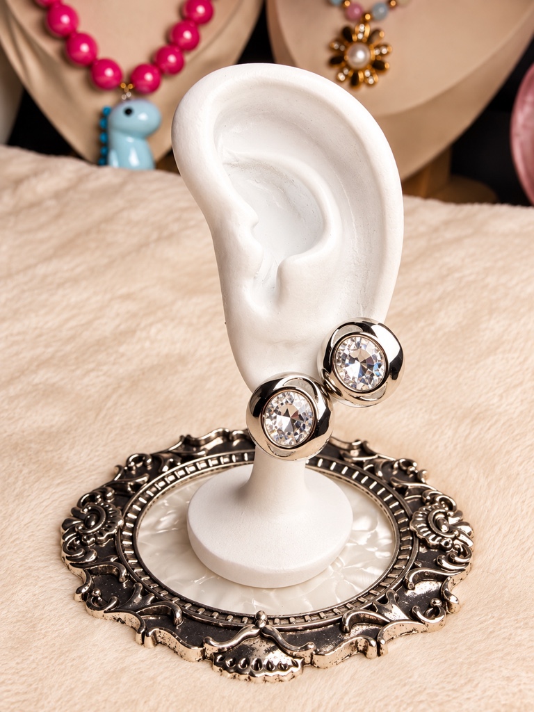 Aretes con zirconia plateados redondos