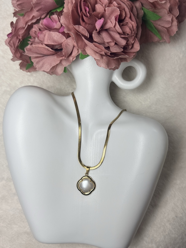 Collar perla blanca