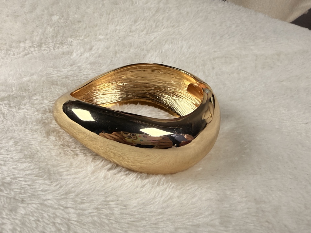 Brazalete dorado onda