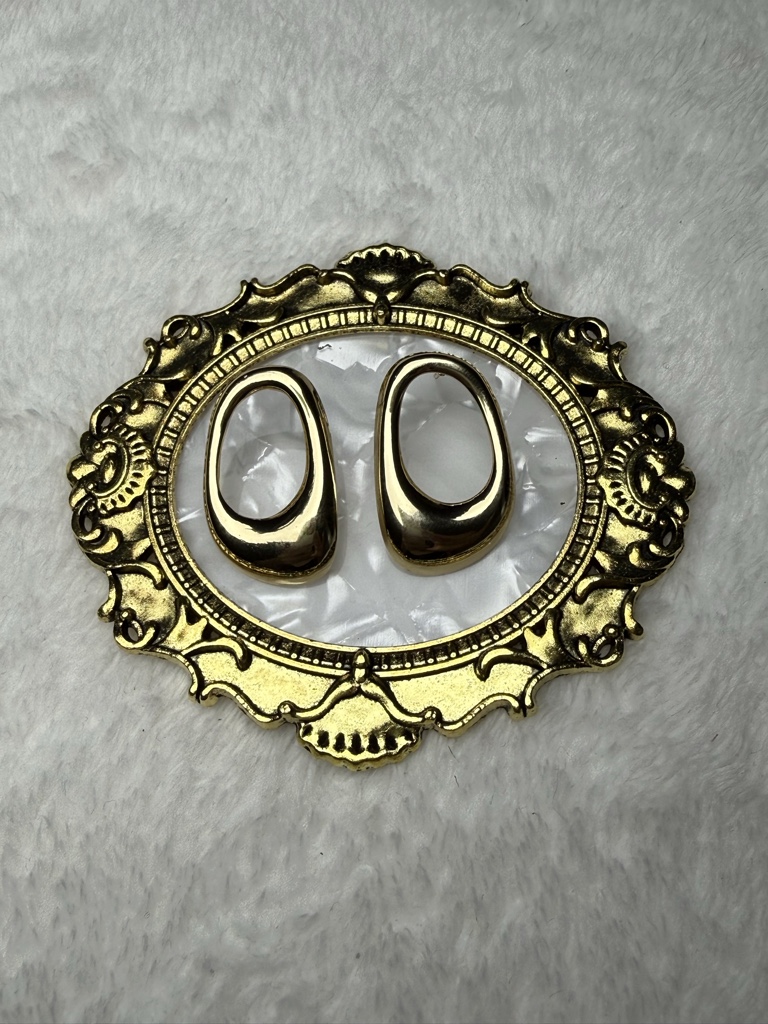Aretes cuadrado irregular