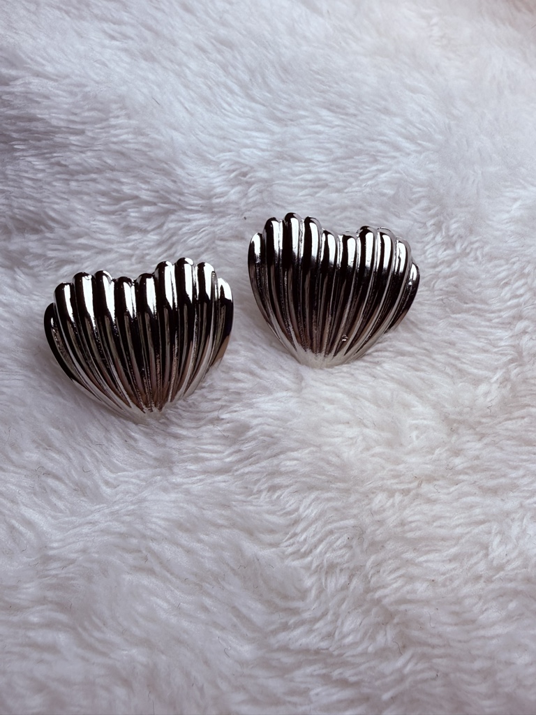 Aretes plateado de corazón