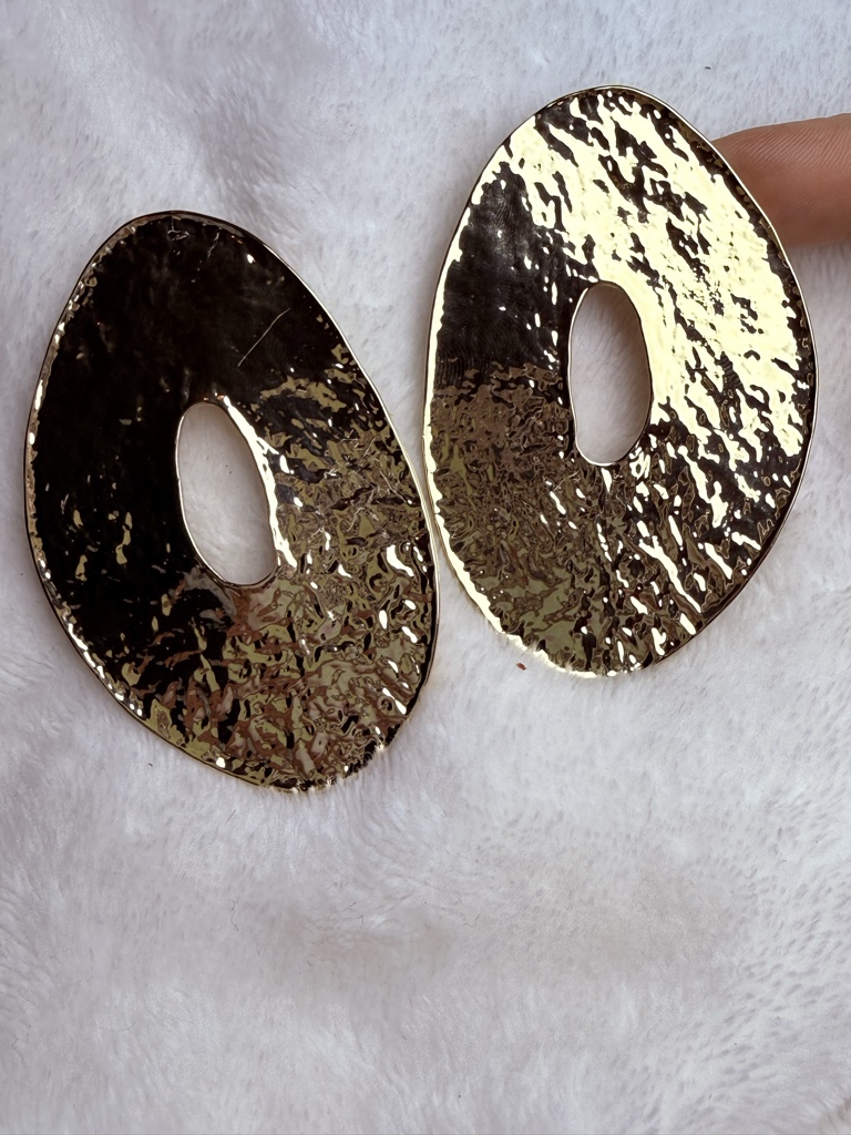 Aretes ovalados laminado de oro
