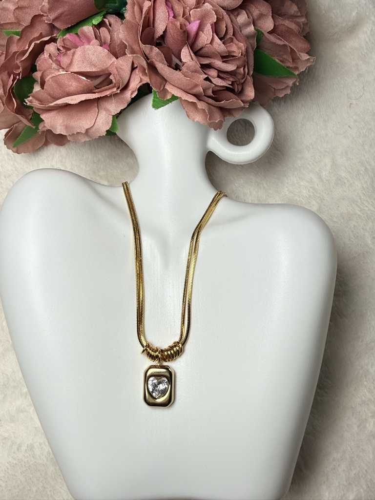Collar Chunky con zirconia de corazón