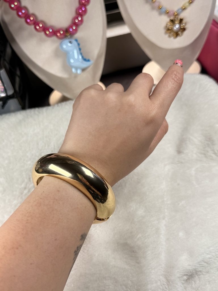 Brazalete dorado ancho