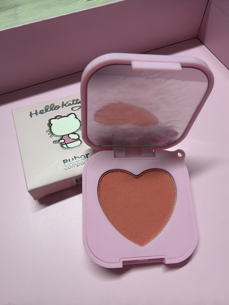 Rubor hello Kitty