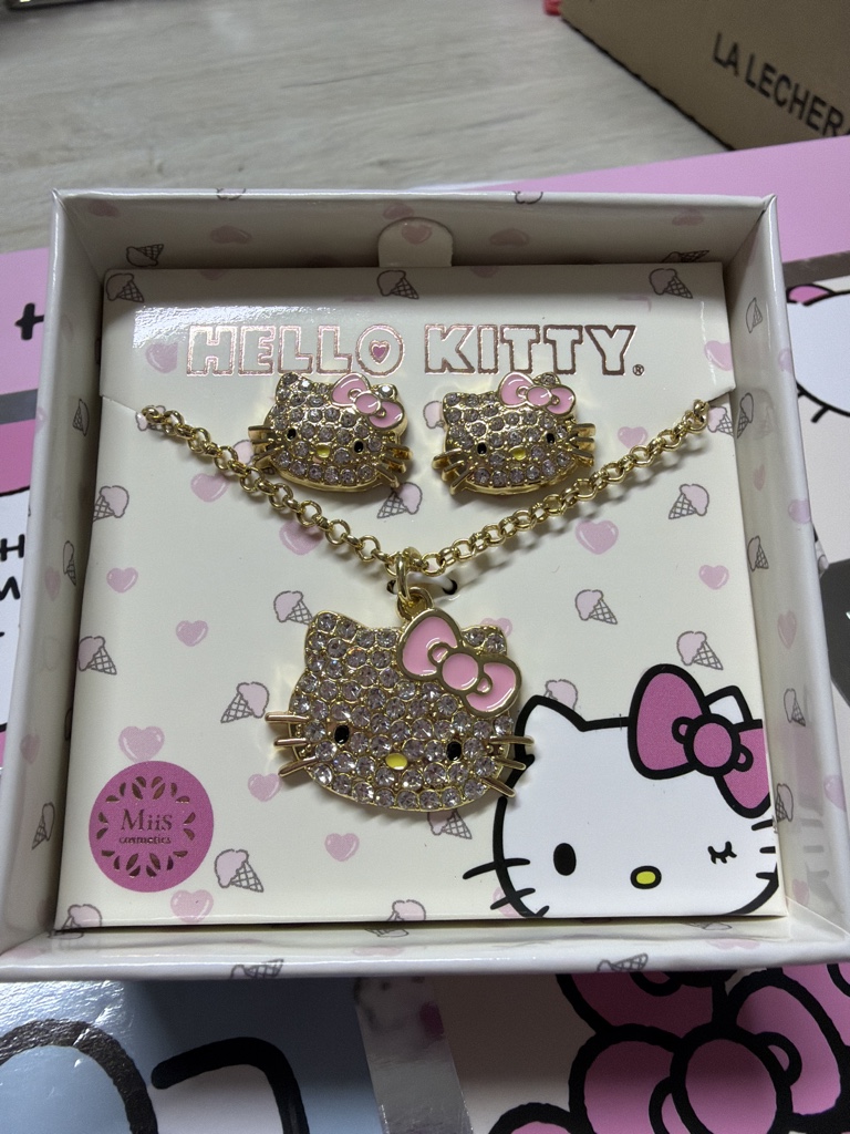 Set collar y aretes