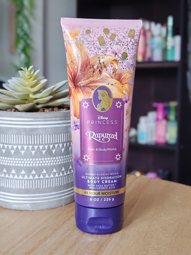 crema corporal de hidratación definitiva (Ultimate Hydration Body Cream) de la edición especial Disney Princess - Rapunzel de Bath & Body Works