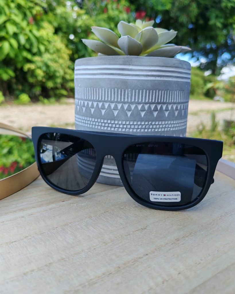 Tommy Hilfiger lentes negros Caballero