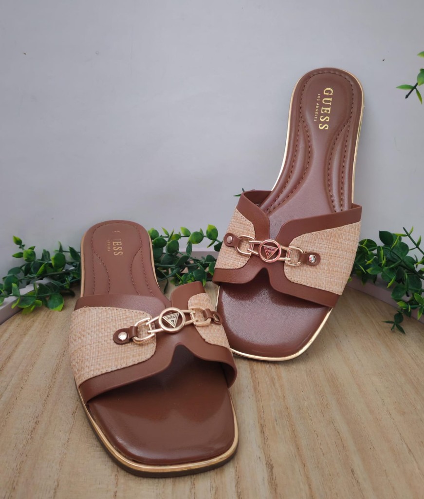 GUESS sandalias café talla 9 USA