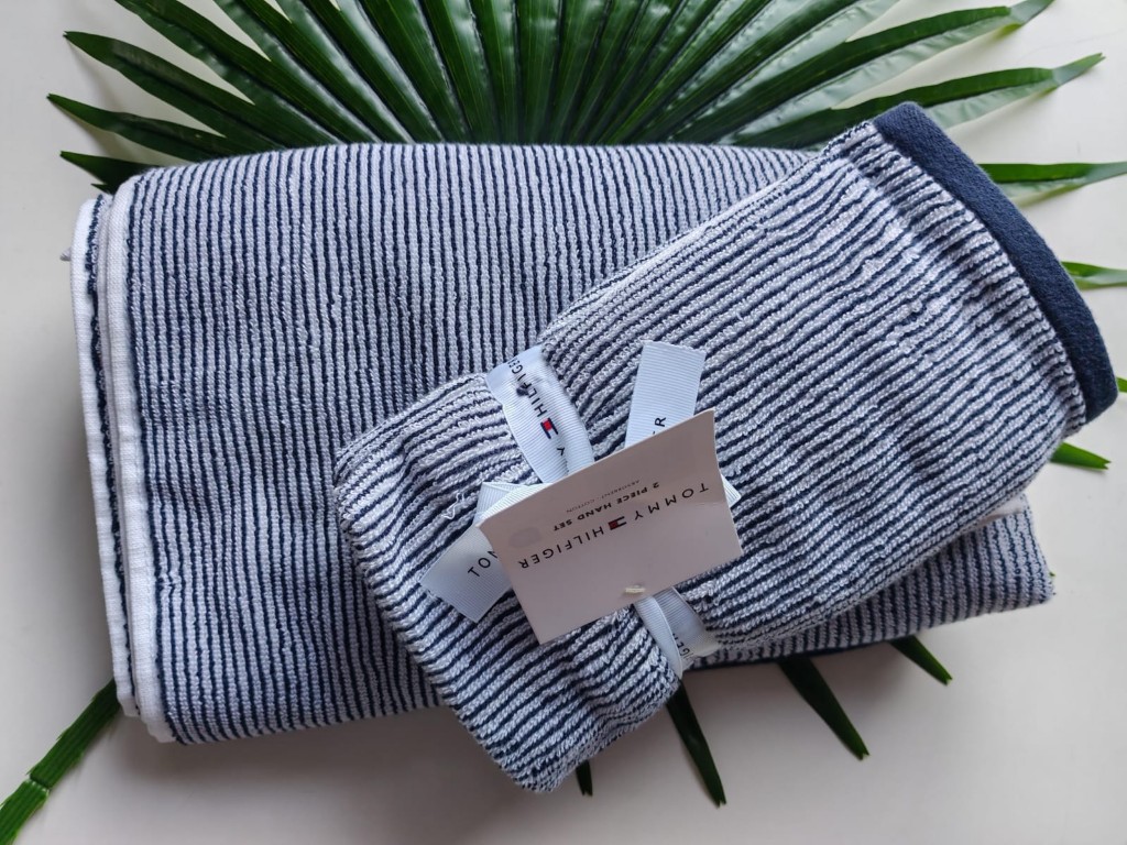 Tommy Hilfiger toalla azul rayada