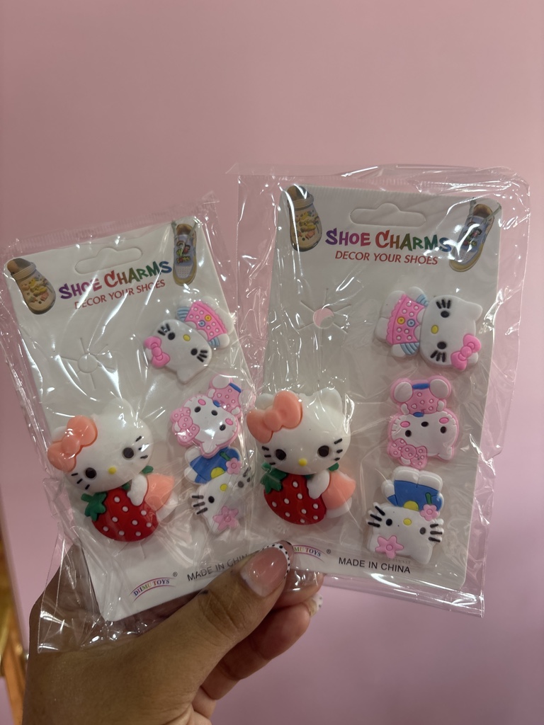 Hello Kitty charms para zapatos