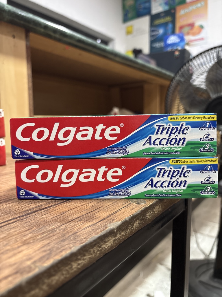 Colgate Triple Acción pequeña
