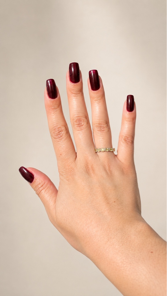 Anel Folheado a Ouro 18k Design Oval de Zirconia