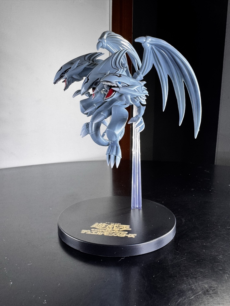 Dragón Blanco de Ojos Azules Definitivo