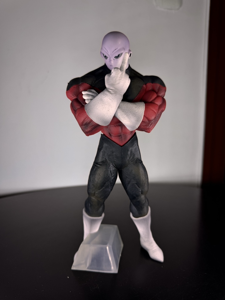 Jiren réplica