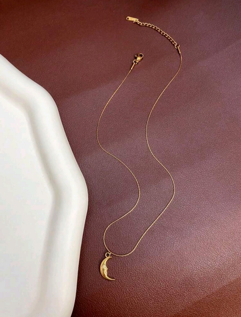 Collar Luna Cara Minimalista