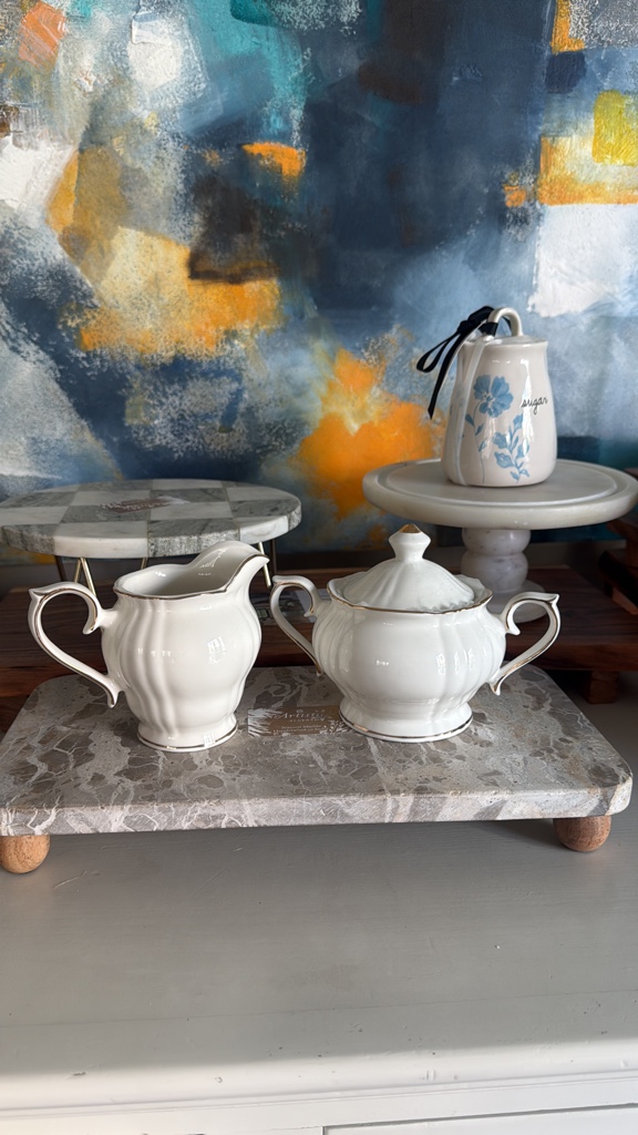 Cremera de porcelana blanca