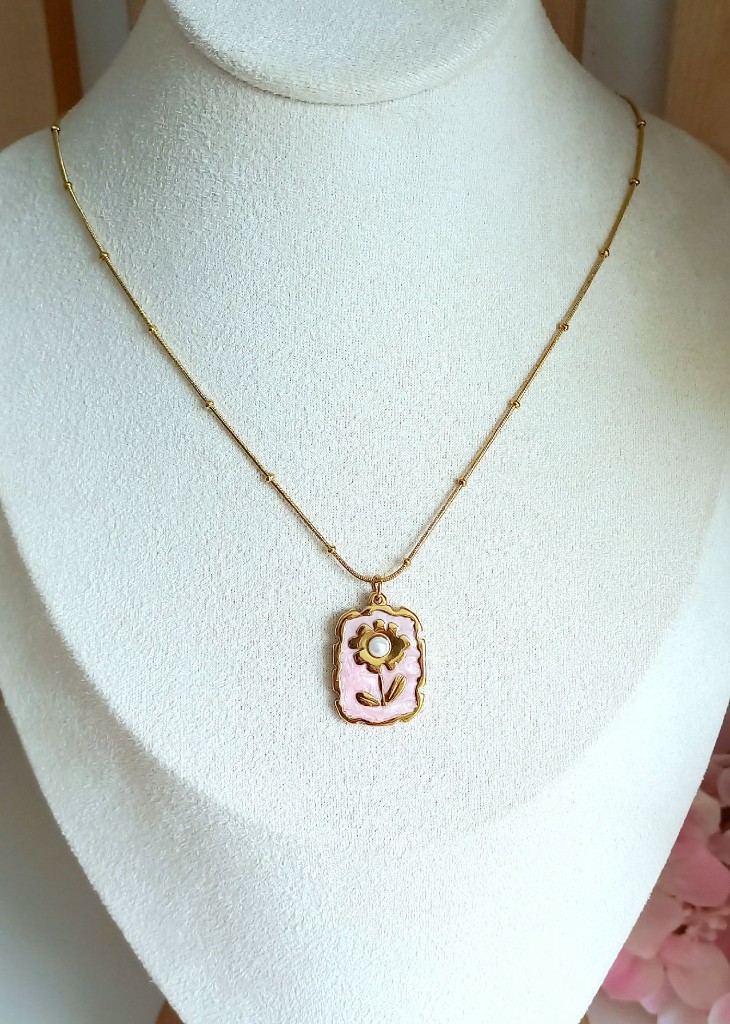 Collar dorado flor rosa