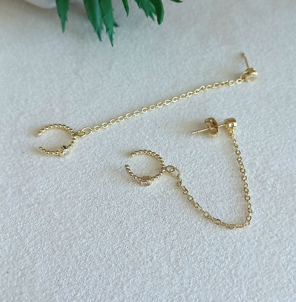Aretes con earcuff dorados cadena
