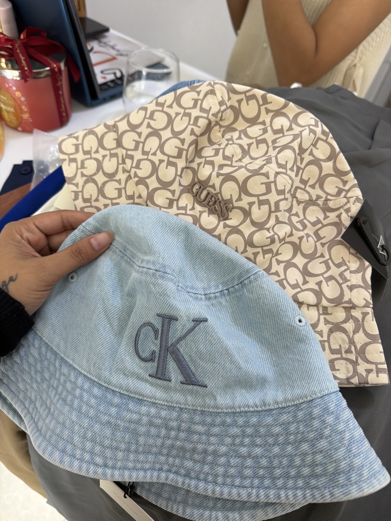 Gorro Guess