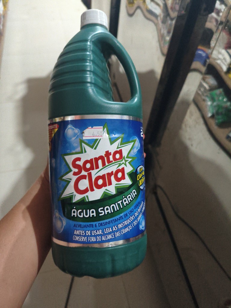 Água sanitária 2lts