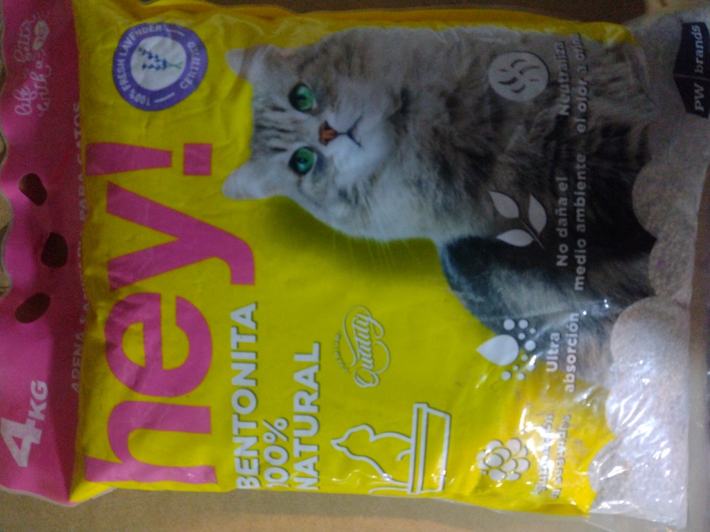 ARENA PARA GATOS HEY! BENTONITA AROMA LAVANDA 4K