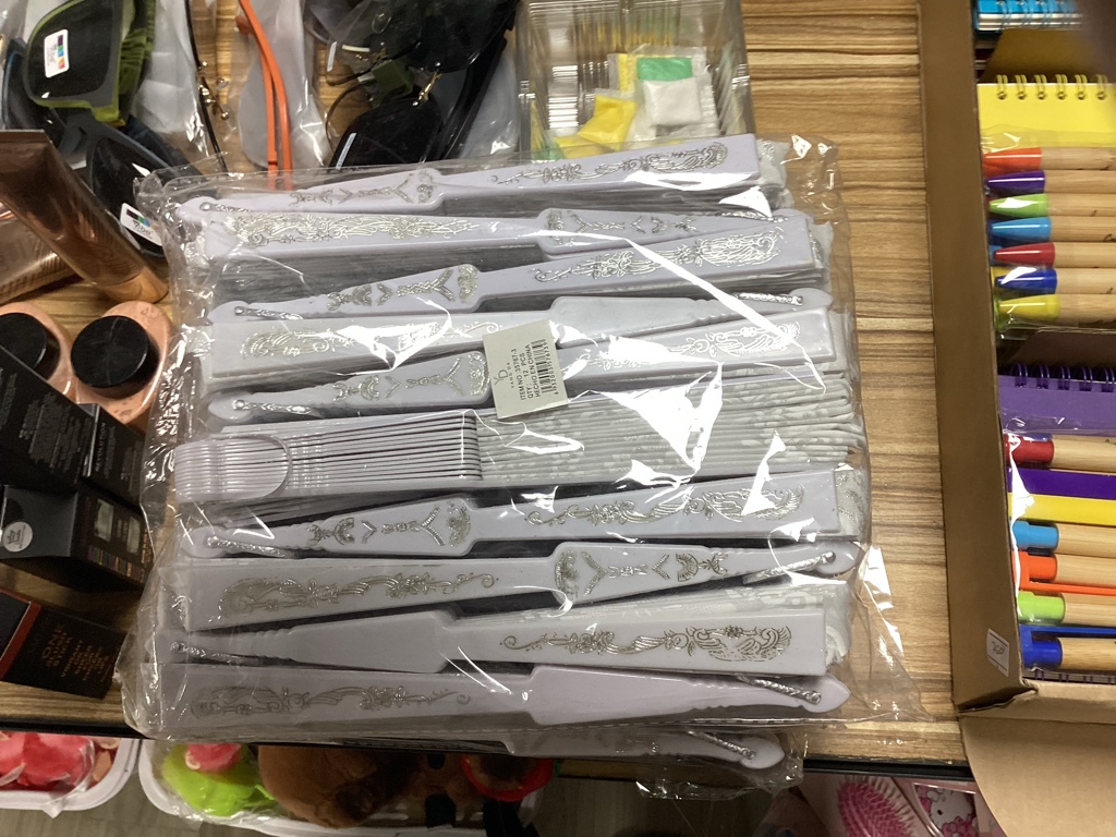 Abanicos plástico 12 pz