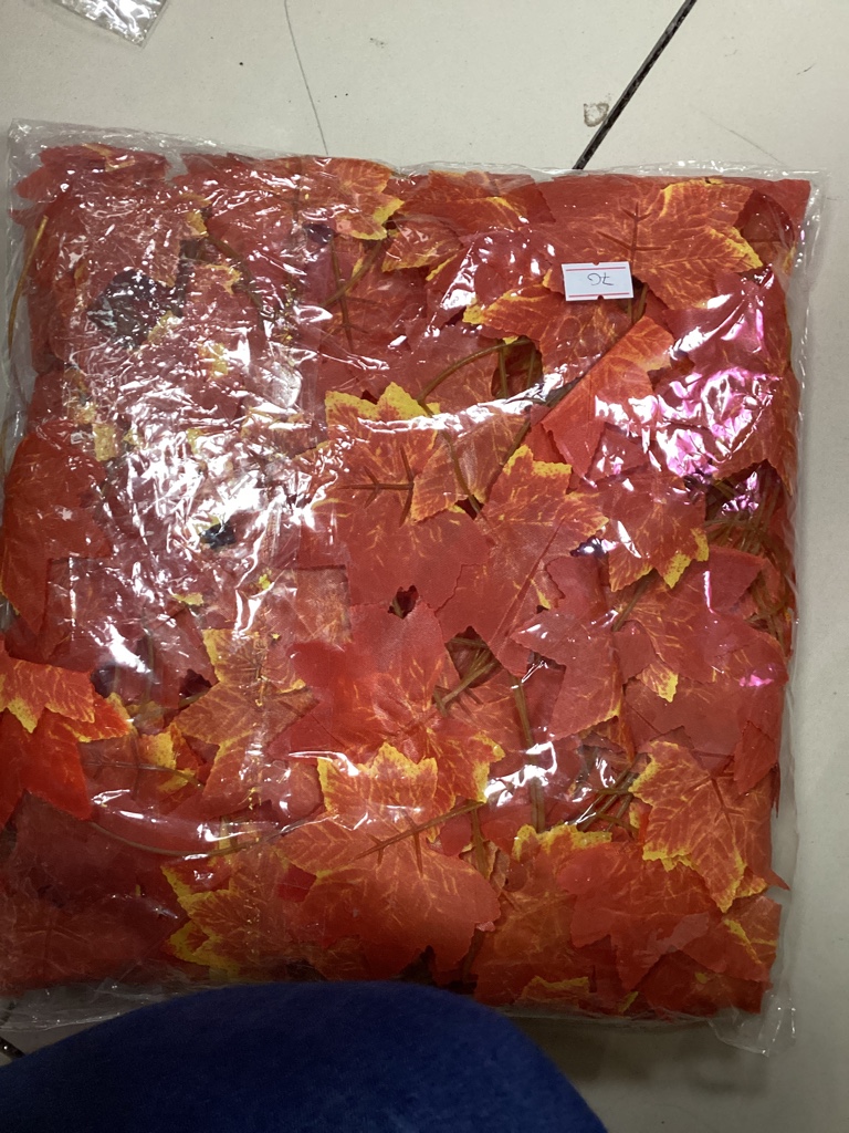 100pz de hojas de arce