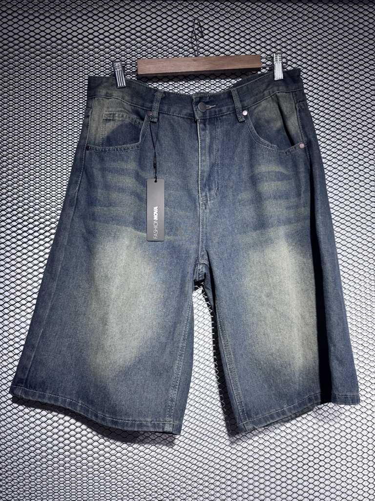 W63 Fashion Nova baggy denim shorts
