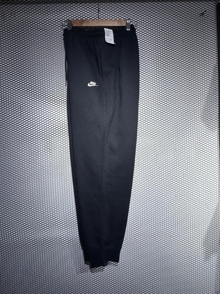 J10 Sudadera Nike  Club Fleece Negra