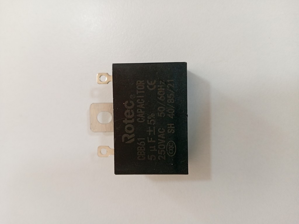 CAPACITOR 5UF 220V