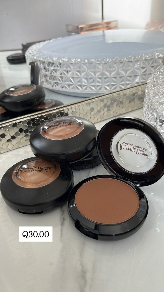 Romantic Flower polvo compacto